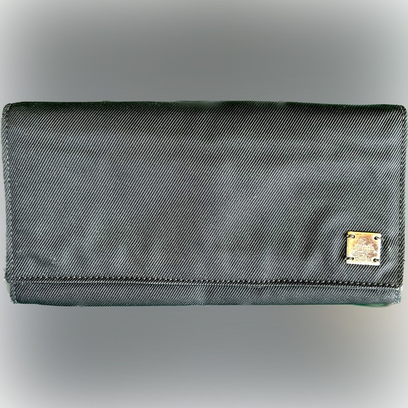 EUC vintage Fendi wallet - Picture 1 of 10